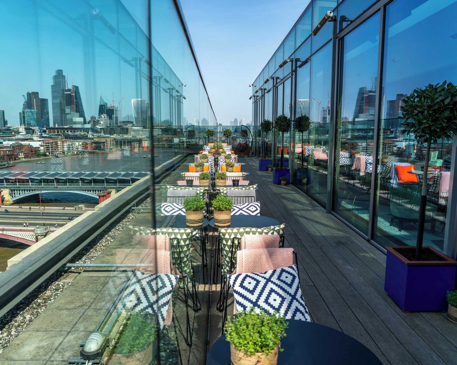 Rooftop 12th Knot - Sea containers in London