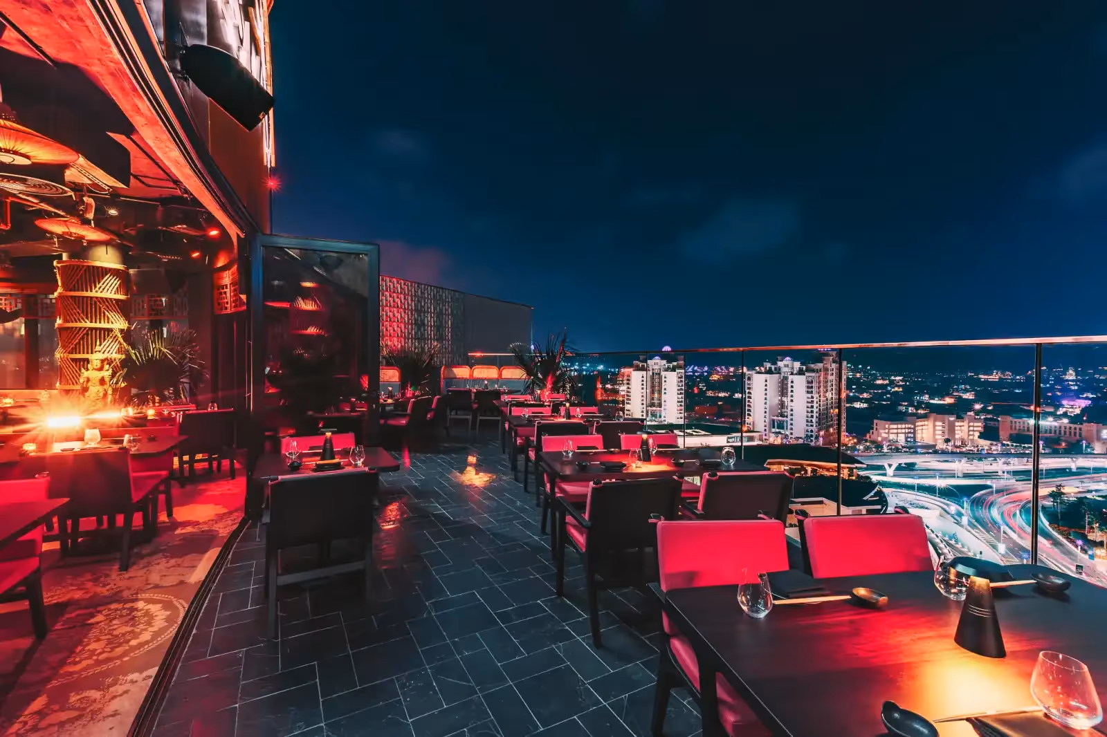 Rooftop Asia Asia Palm Jumeirah in Dubai - 1