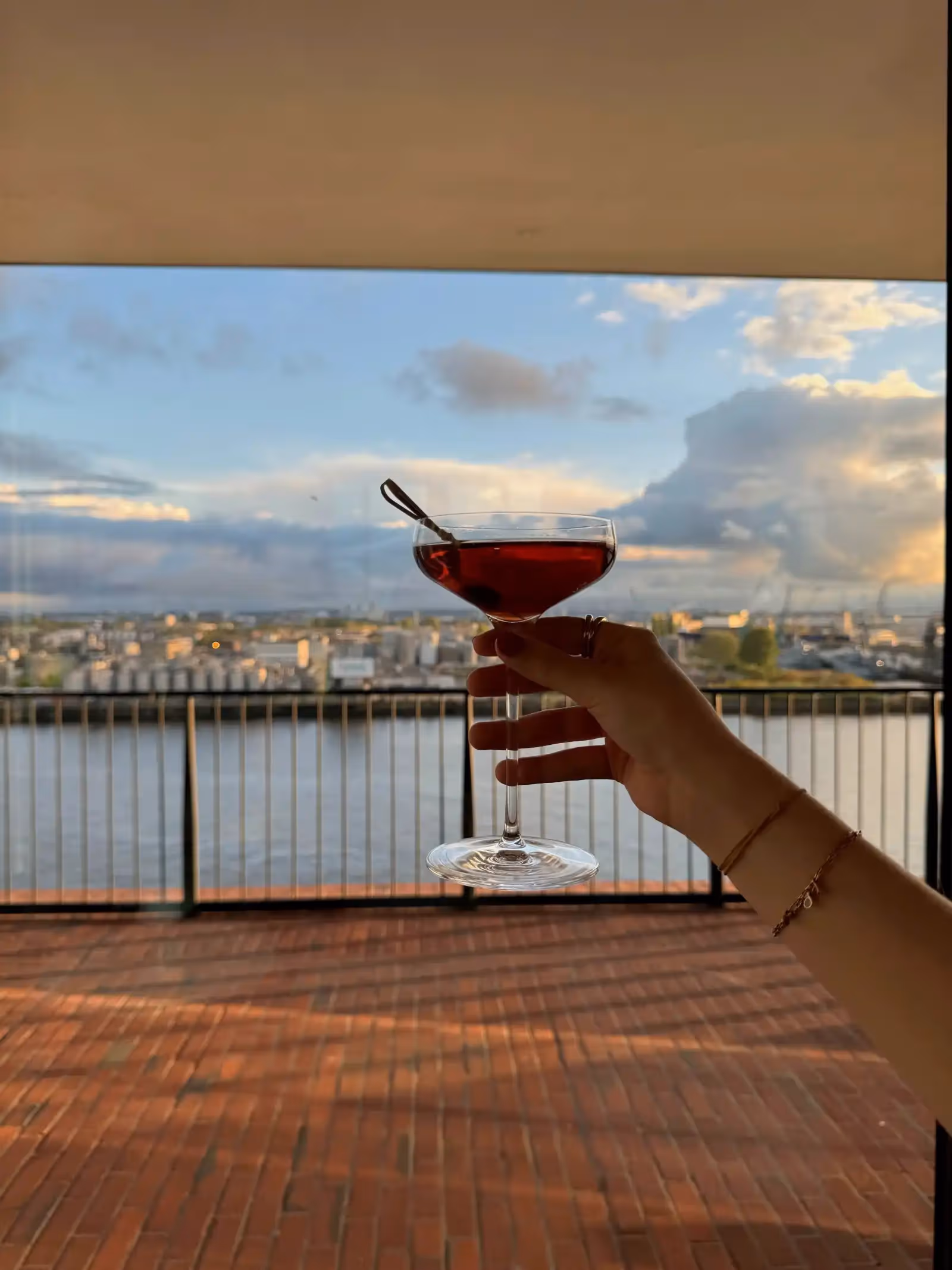 Rooftop BLICK Bar in Hamburg - 2