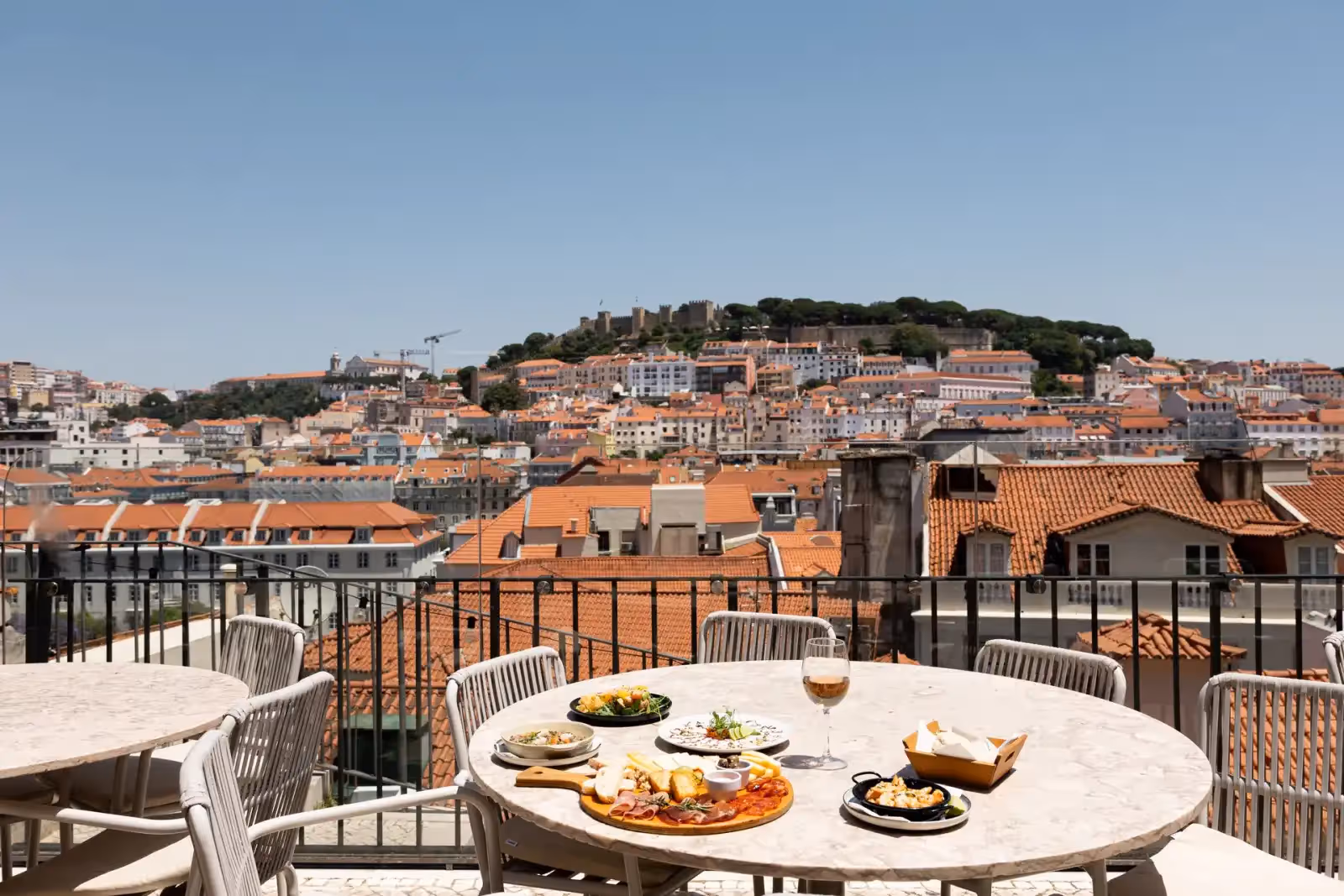 Carmo Rooftop in Lissabon - 2