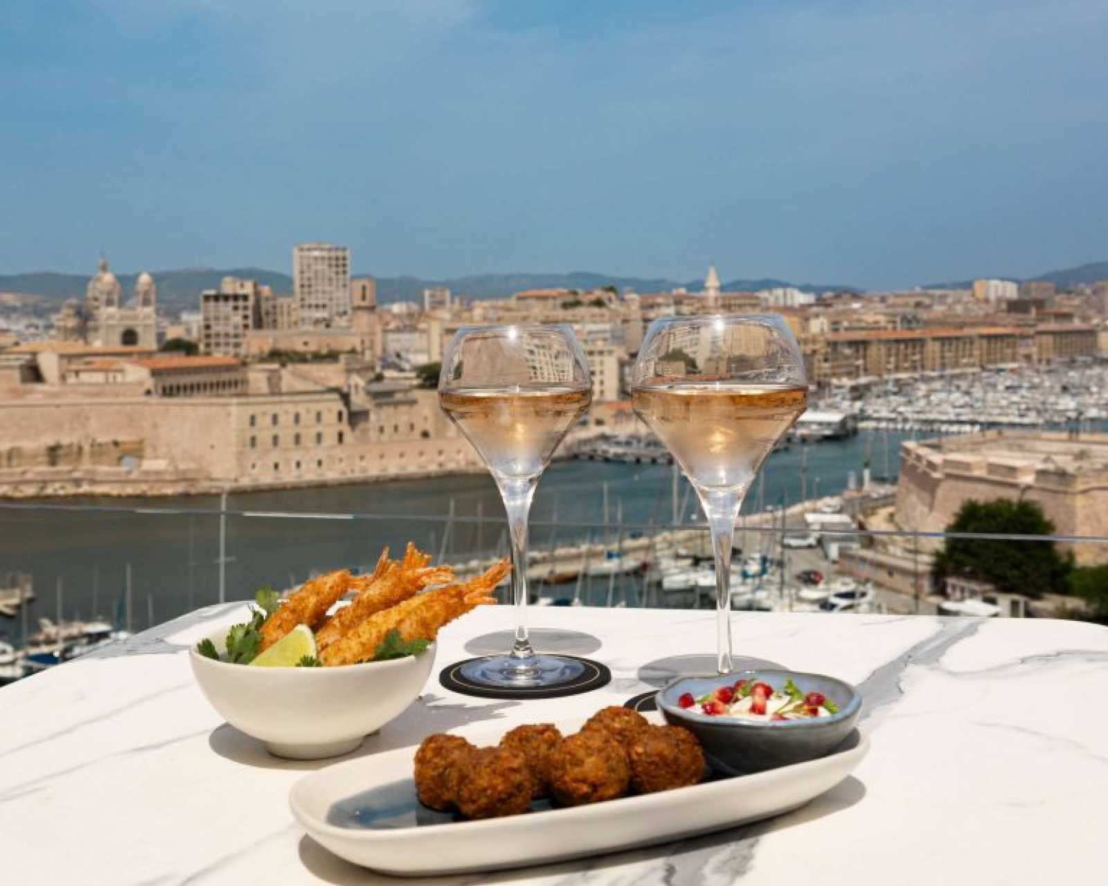 Rooftop Le Dantès Skylounge in Marseille