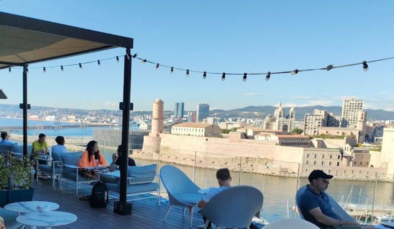 Rooftop Le Dantès Skylounge in Marseille - 1