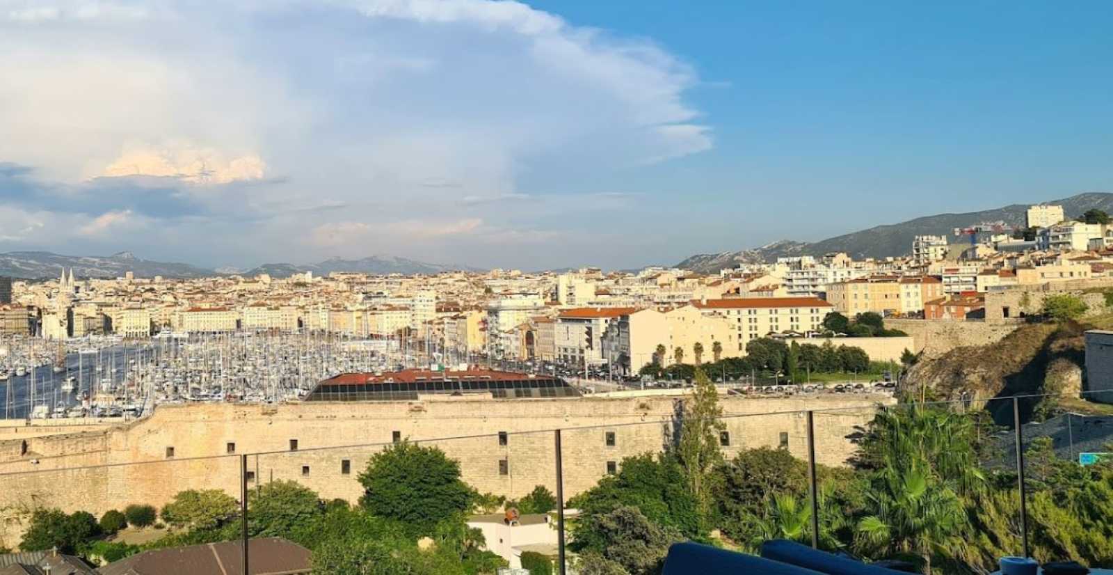 Rooftop Le Dantès Skylounge in Marseille - 4