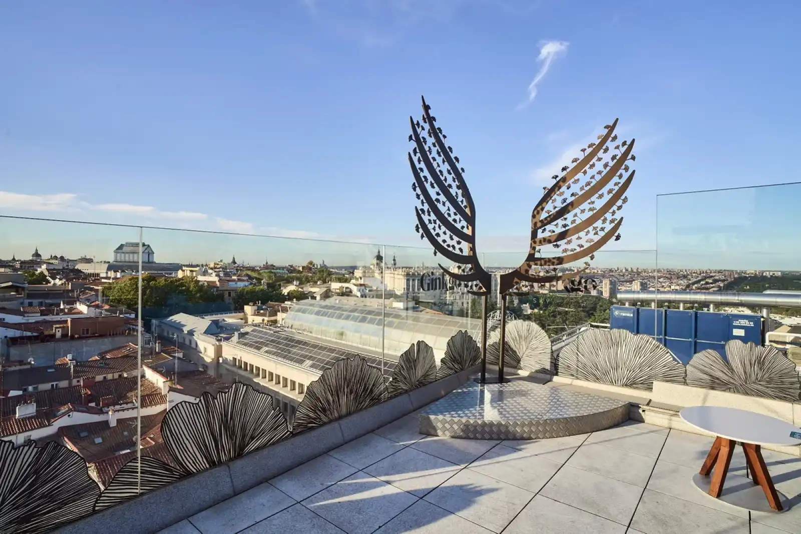 Rooftop Ginkgo Sky Bar in Madrid - 1