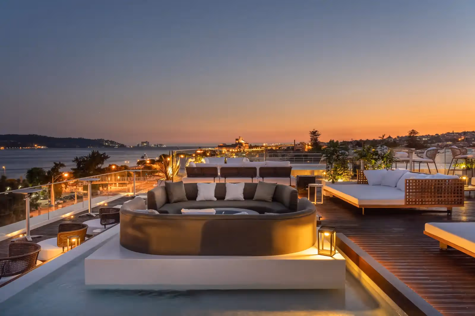 ICON Bar & Rooftop in Lissabon - 2