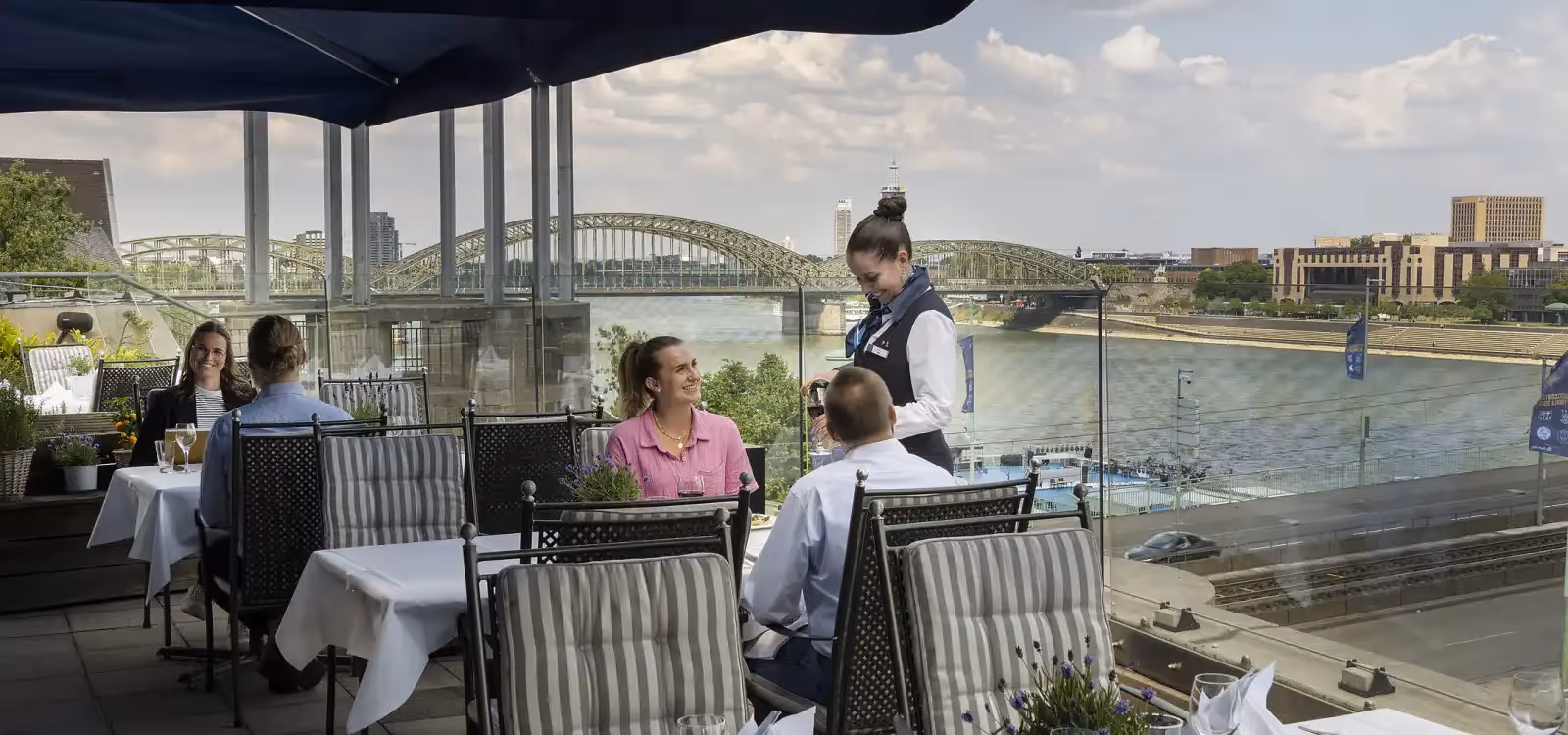 Rooftop Restaurant Bellevue in Köln - 2