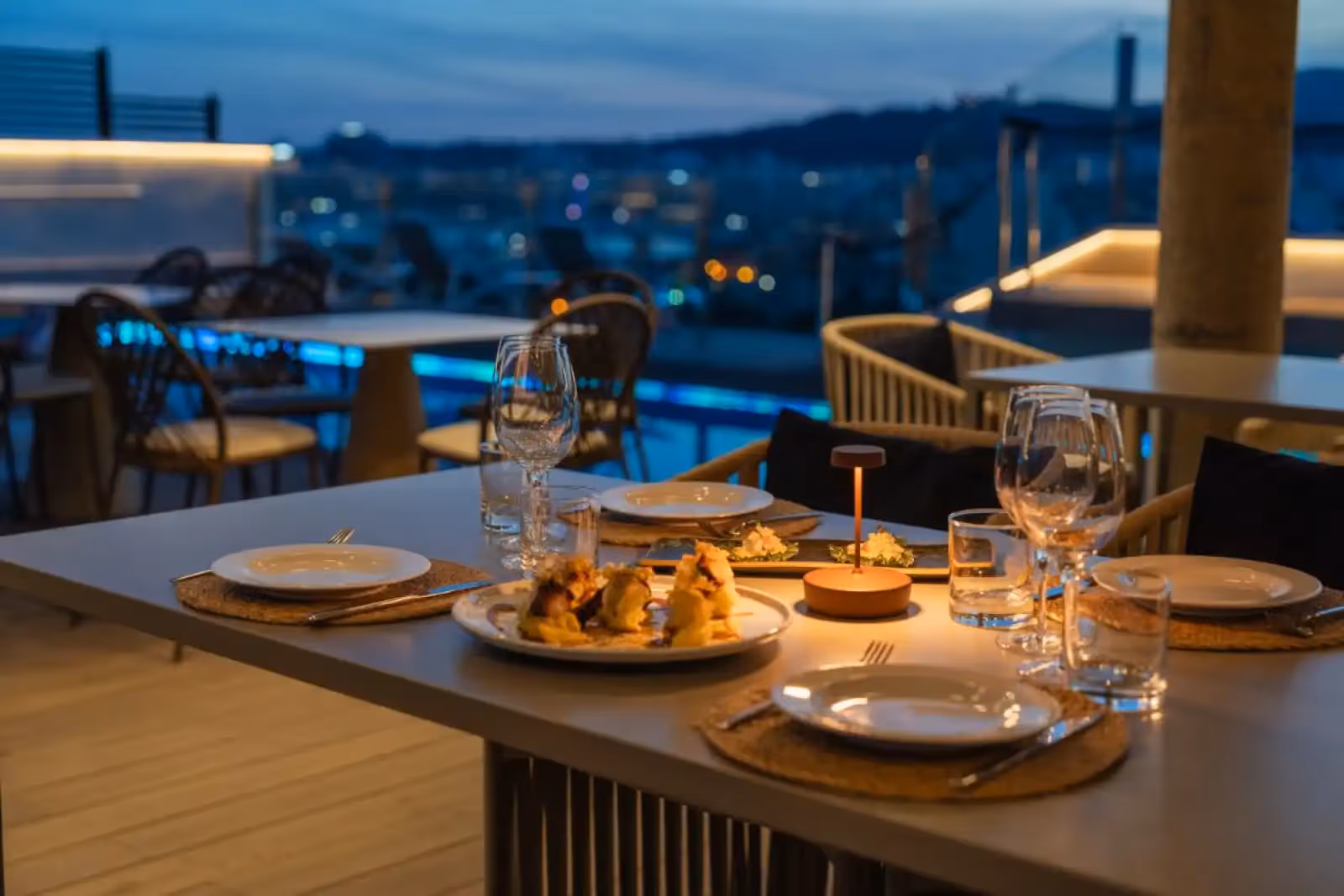 Rooftop Sky Bar Saratoga in Palma de Mallorca - 3