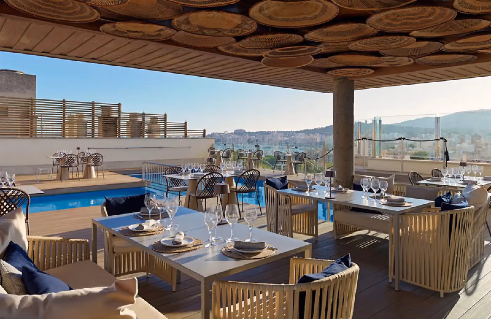 Rooftop Sky Bar Saratoga in Palma de Mallorca - 4