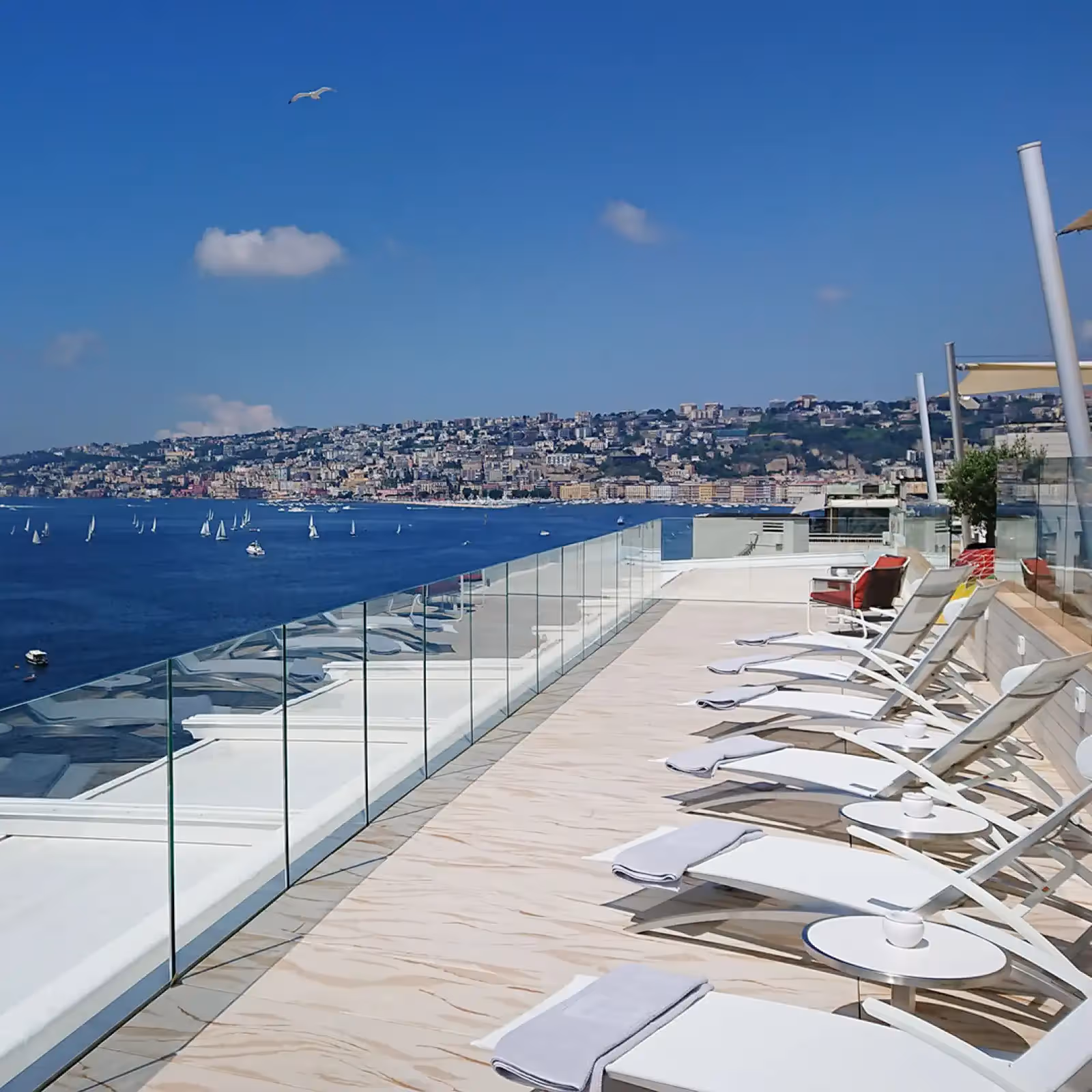 Rooftop Sky Lounge in Neapel - 3