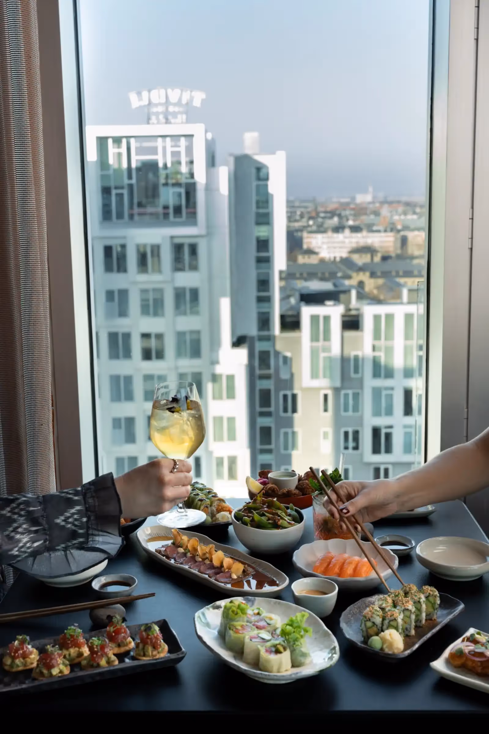 Rooftop Sticks'n'Sushi Tivoli Hotel in Kopenhagen - 3