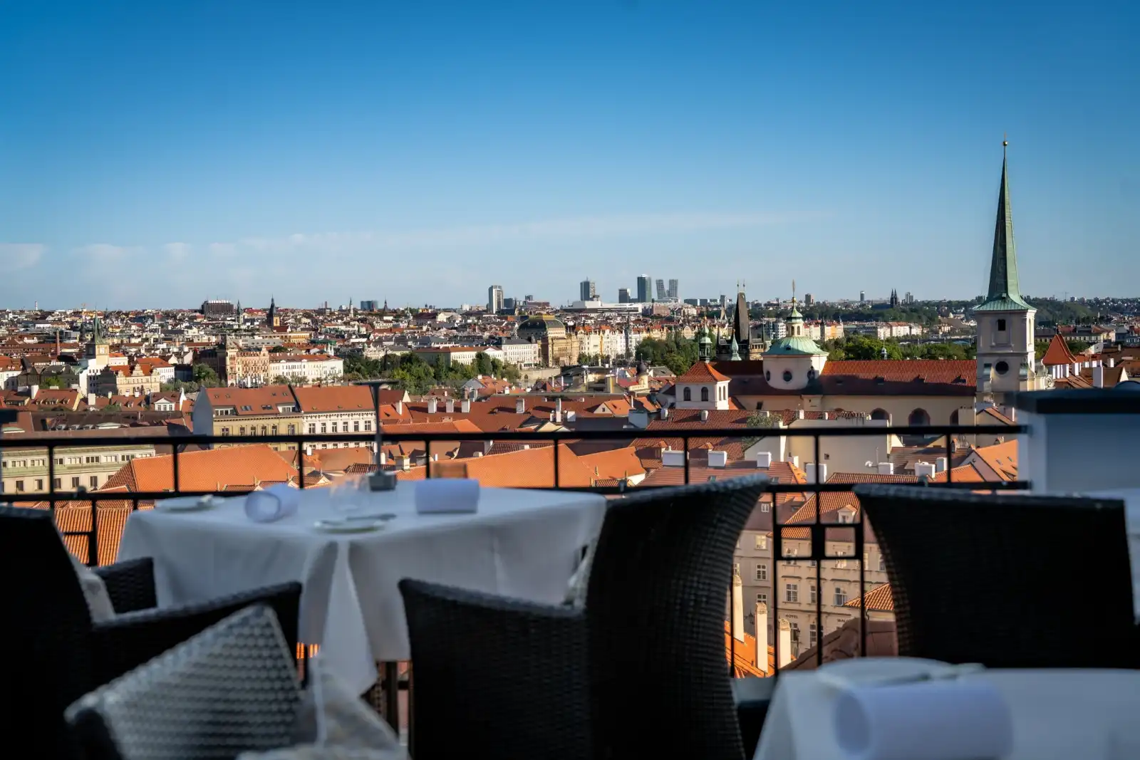 Rooftop Terasa U Zlaté studně in Prag - 1