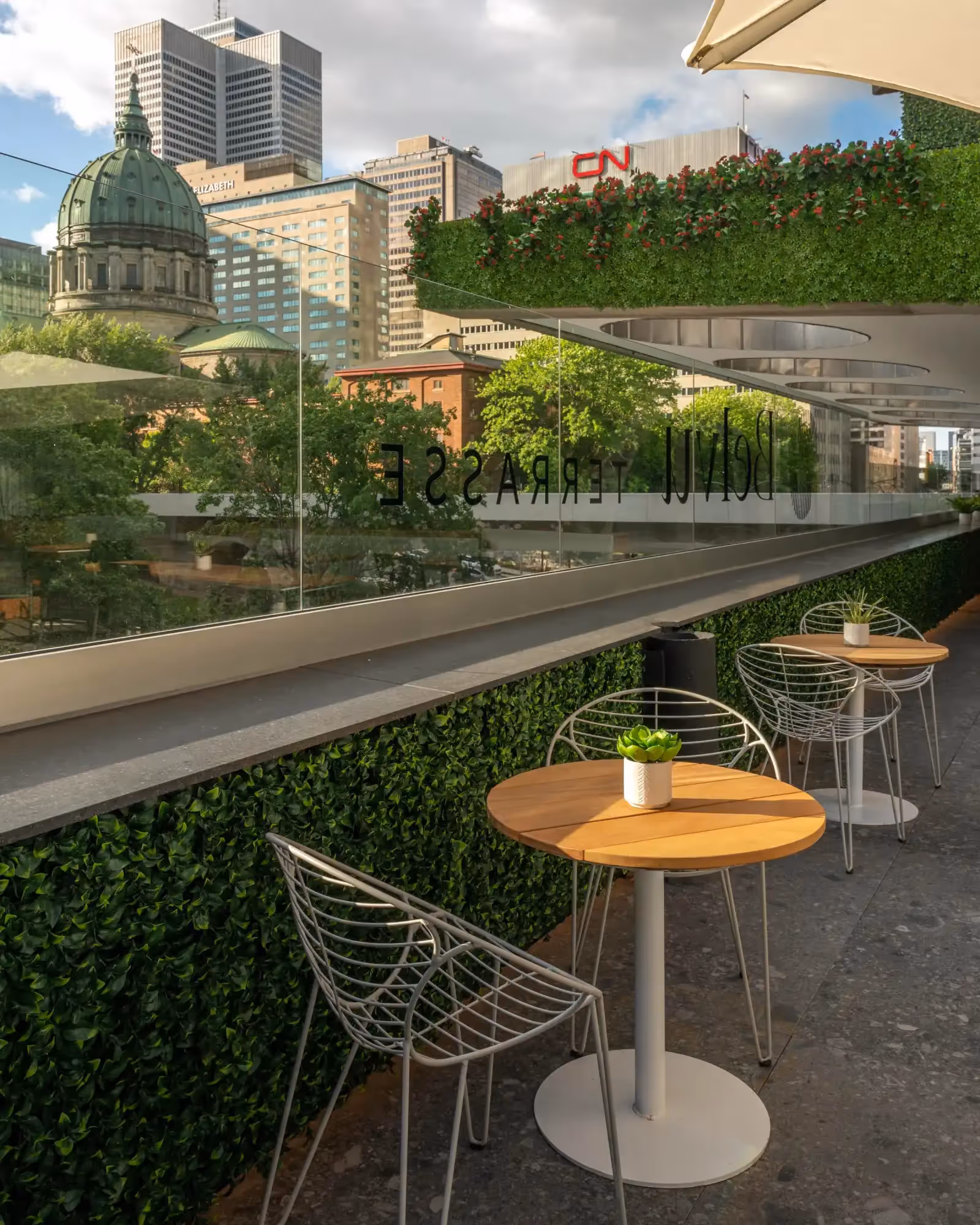 Rooftop Terrasse Belvu in Montreal - 1