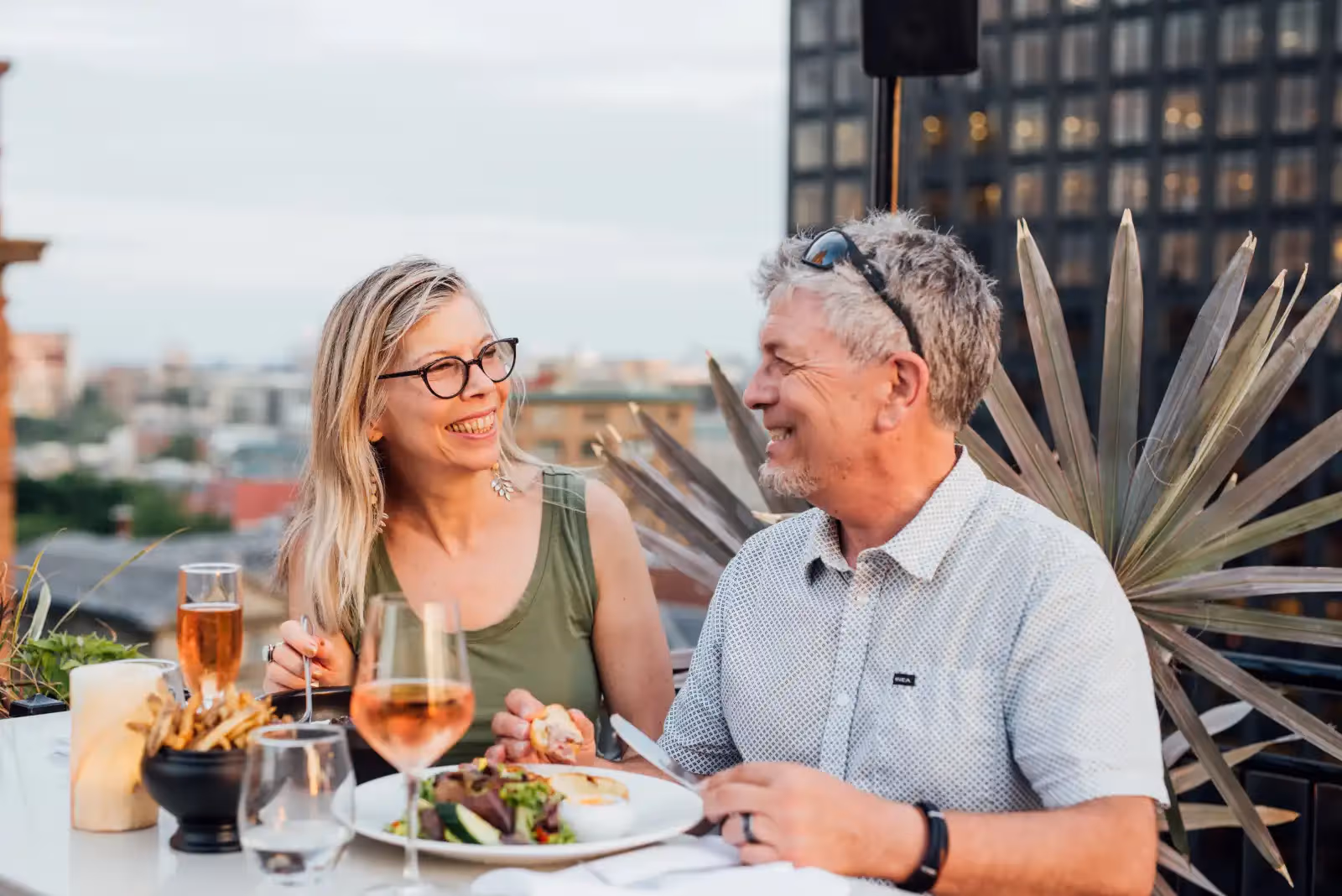 Rooftop Terrasse Place d'Armes in Montreal - 2