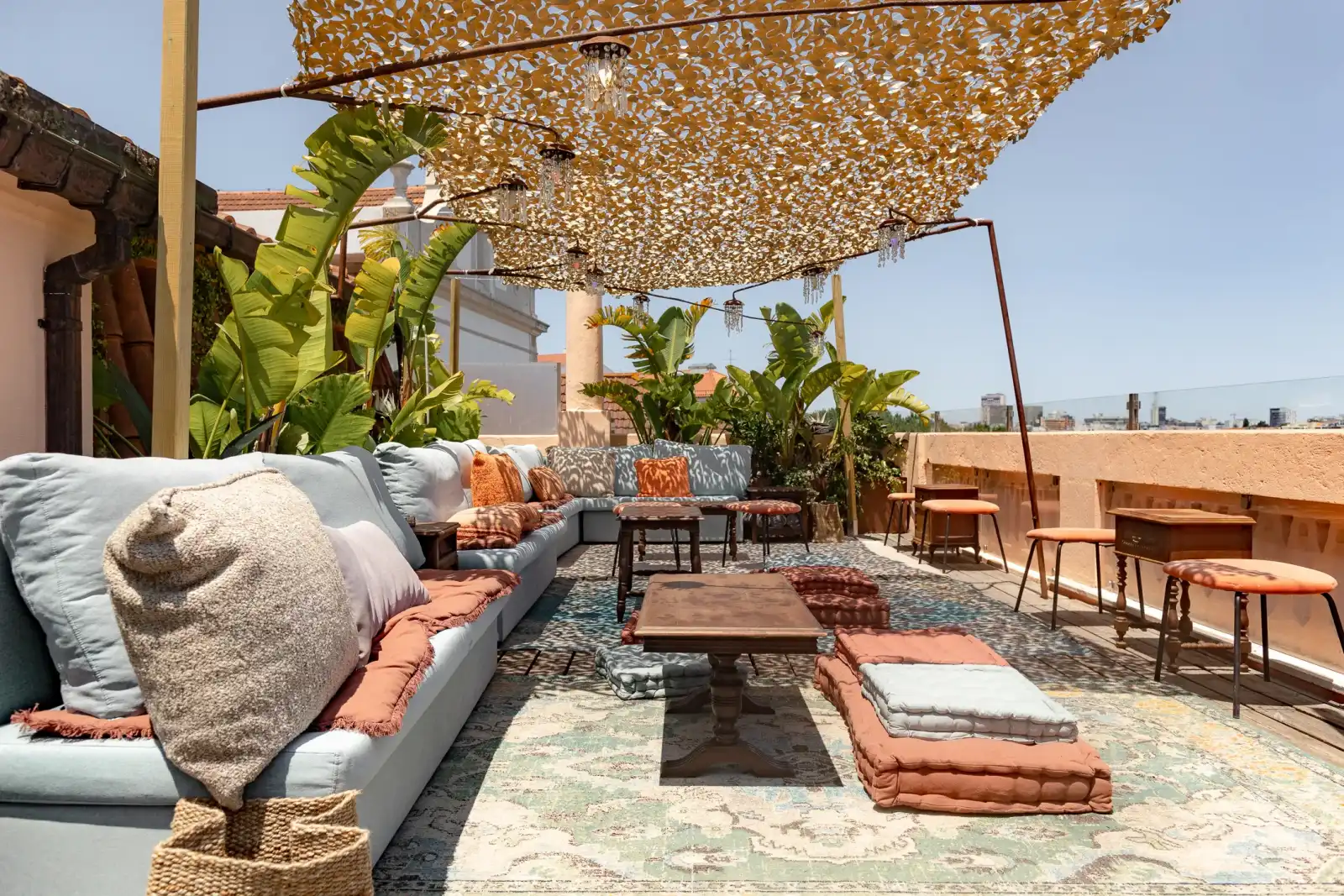 The Hidden Rooftop in Lissabon - 1