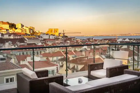 Entretanto Rooftop Bar Lissabon