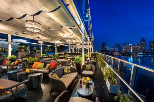 Rooftop Lantern Singapur