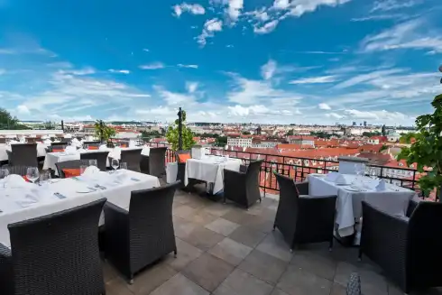 Rooftop Terasa U Zlaté studně Prag