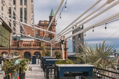 Rooftop Terrasse Place d'Armes Montreal