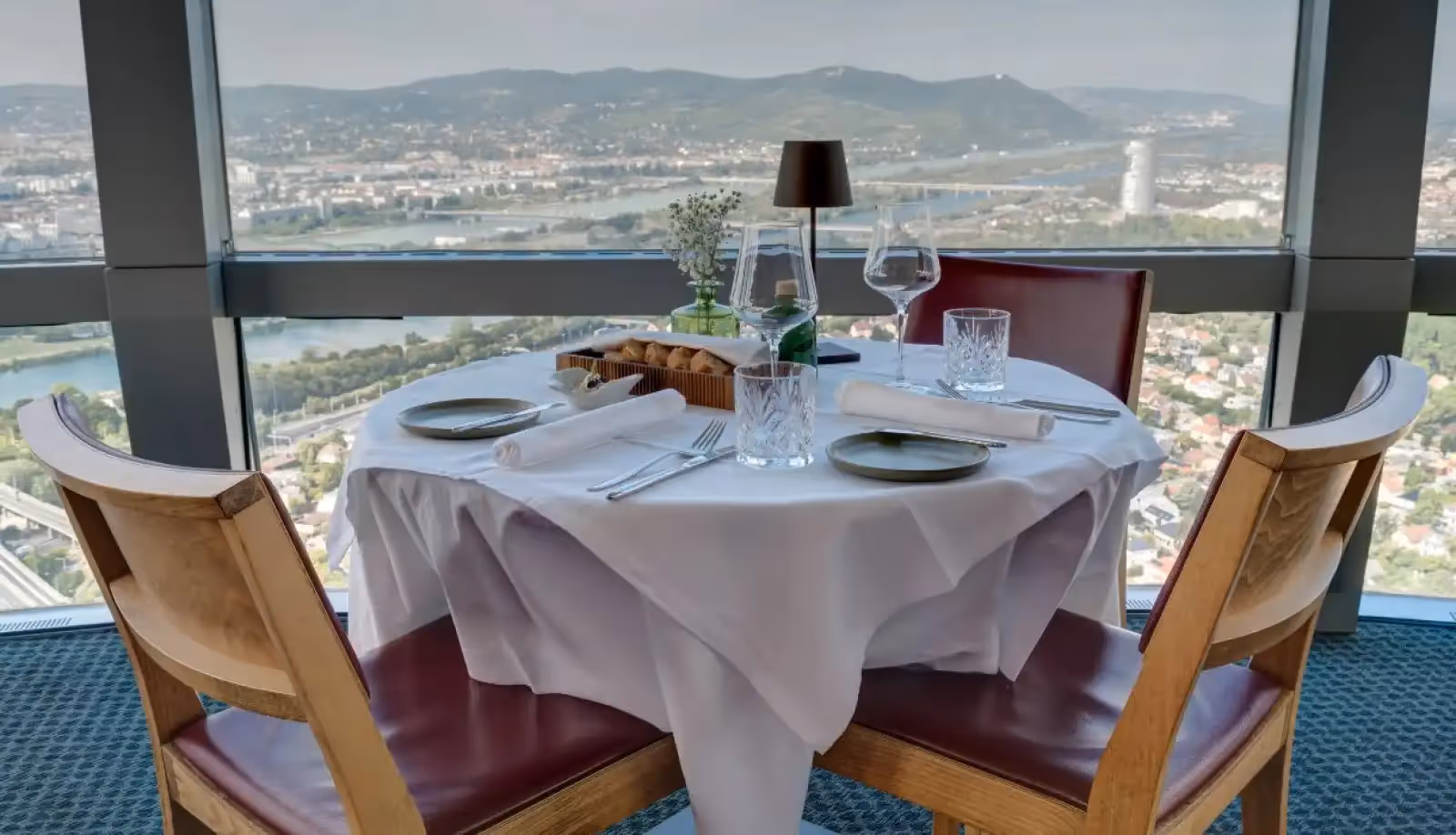 Rooftop Turm Restaurant in Wien - 1