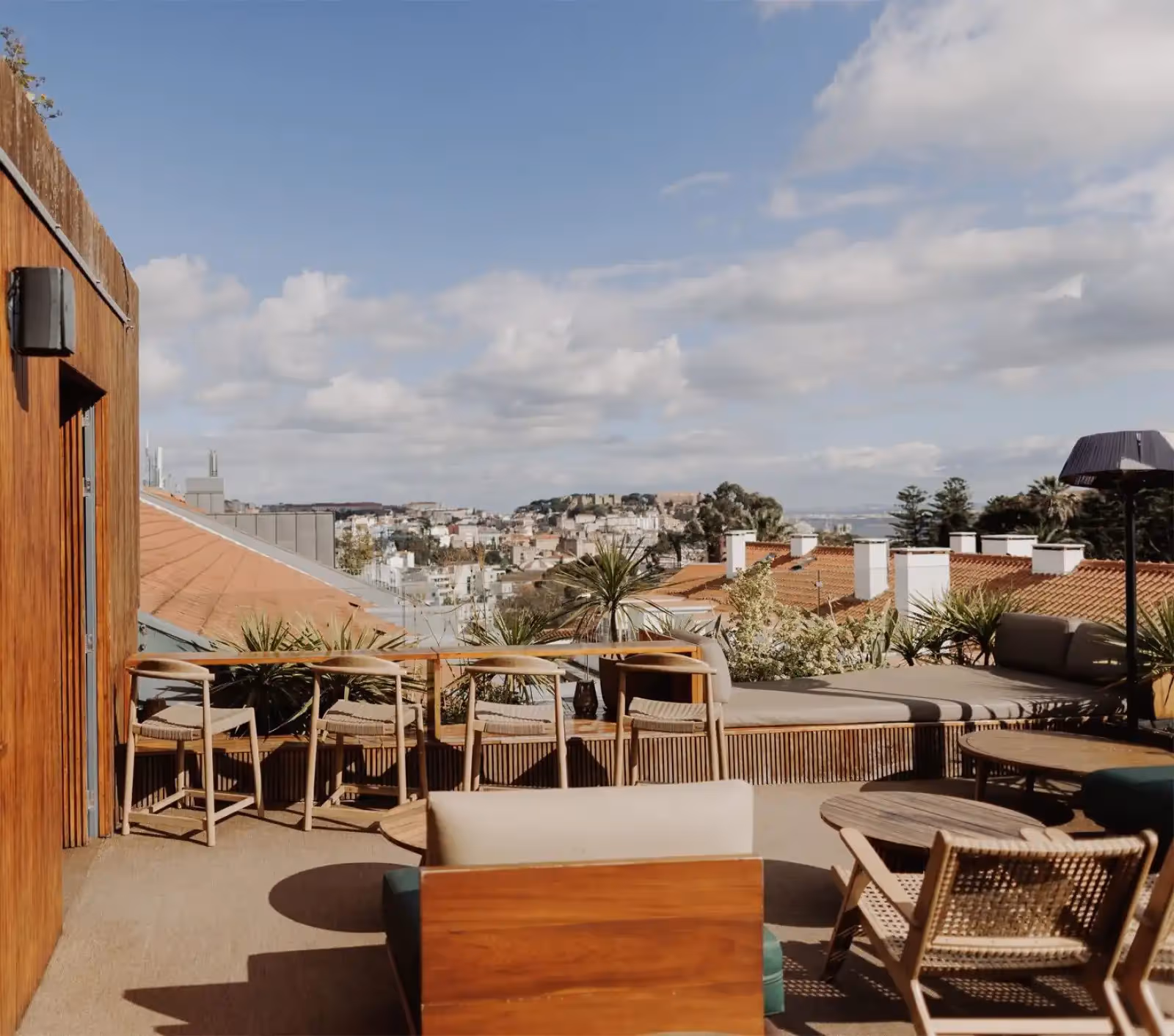 V Rooftop Bar in Lissabon - 1