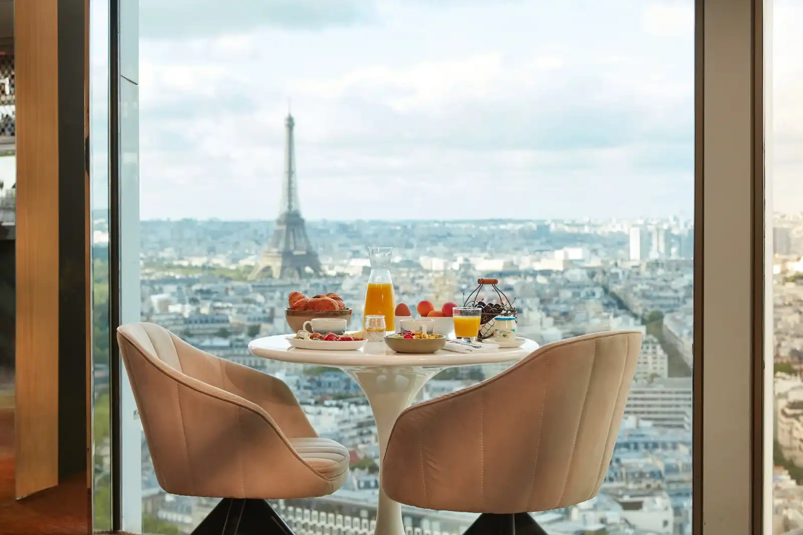 Rooftop Windo Skybar in Paris - 4
