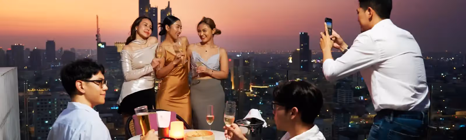Yào Rooftop Bar in Bangkok - 1